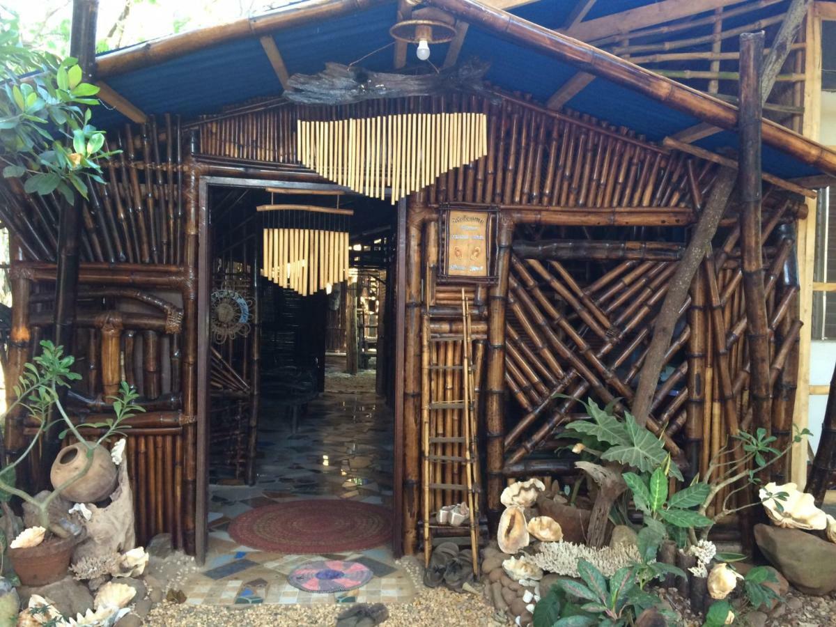 Bamboo Nest Puerto Princesa Exterior foto